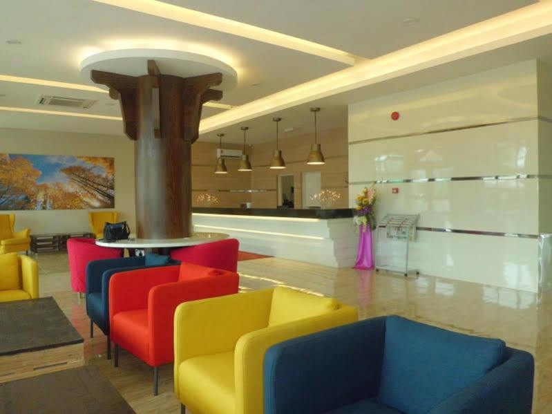 The Inn Bintulu Kültér fotó